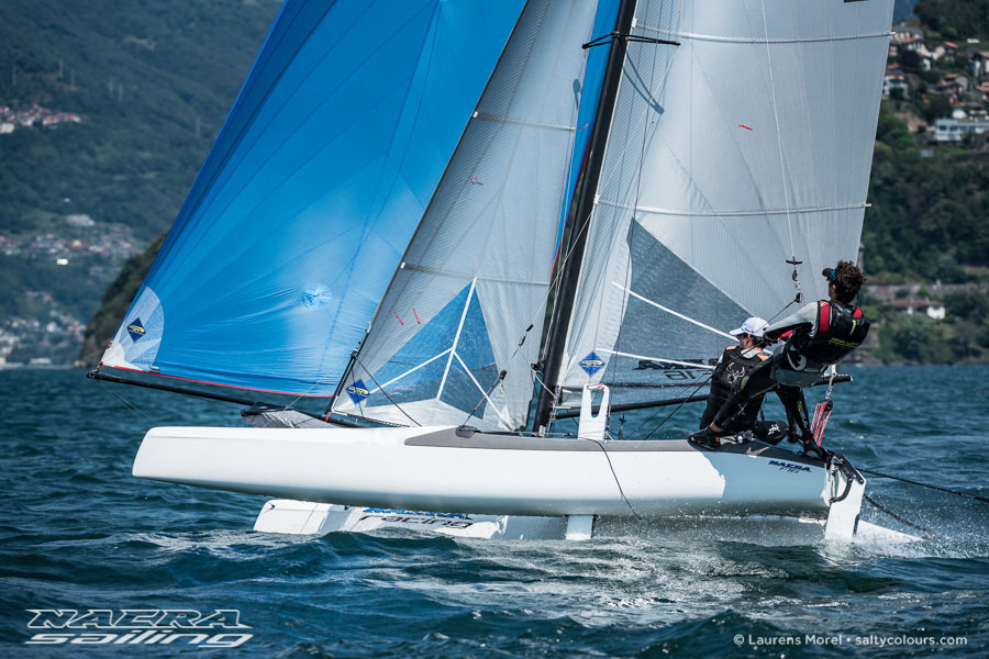 Adulte en navigation sportive sur un dériveur au Club Nautique de Crans